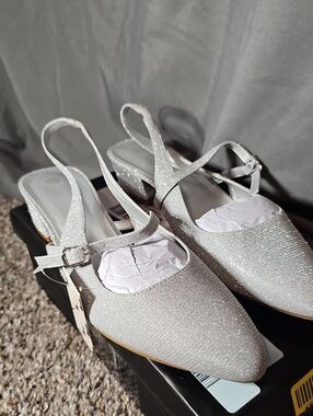Silver NWT Sparkle Slingback Heels in Silver for Women